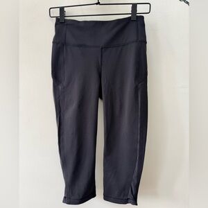 Lululemon Cropped Black Leggings 4. Laser scalloped details